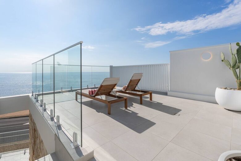 Palm Springs Meets the Coast | A Luxurious Beachfront Retreat - Aldinga Beach, Australia