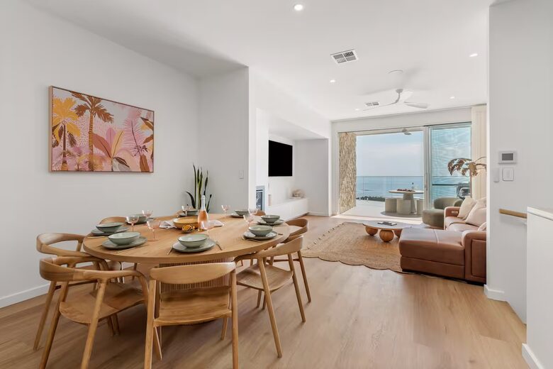 Palm Springs Meets the Coast | A Luxurious Beachfront Retreat - Aldinga Beach, Australia