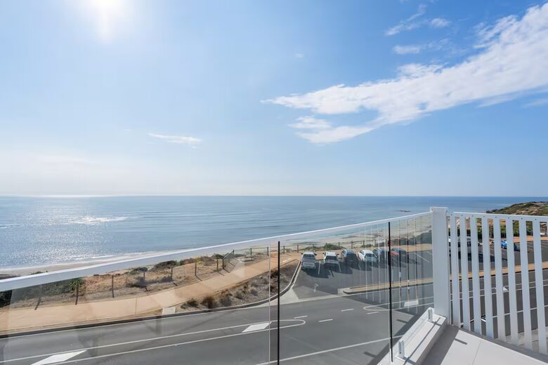 Palm Springs Meets the Coast | A Luxurious Beachfront Retreat - Aldinga Beach, Australia
