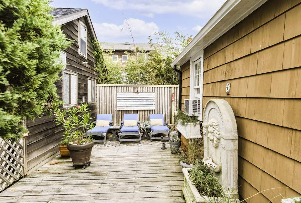 Cozy Fire Island Cottage Steps from the Water - Ocean Beach, New York