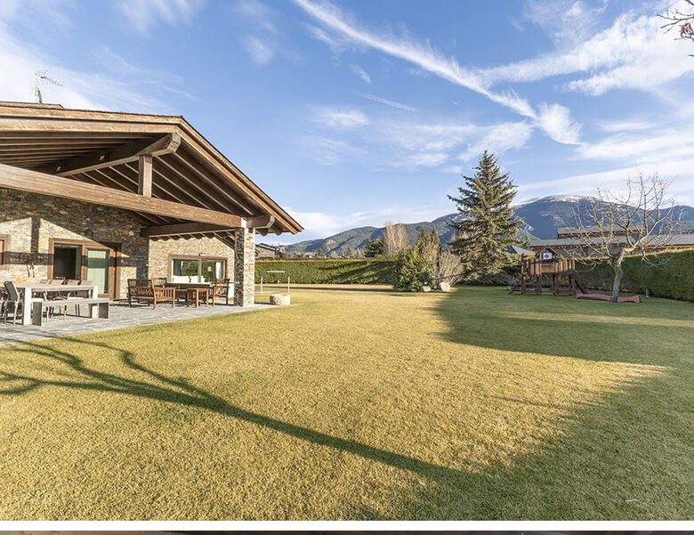 Elegant Mountain Retreat with Rustic Charm - Prats I Sansor, Llerida, Spain