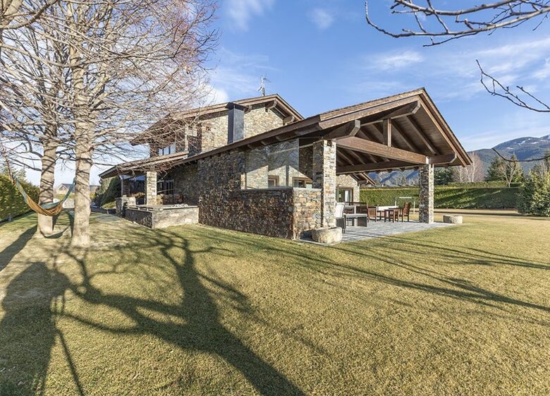 Elegant Mountain Retreat with Rustic Charm - Prats I Sansor, Llerida, Spain