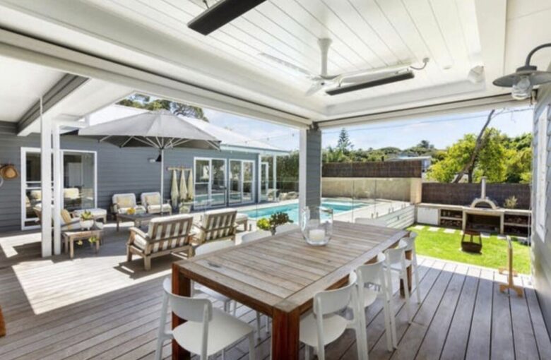 Beachside Bliss with a Stunning Pool & Outdoor Entertaining - Sorrento, Australia