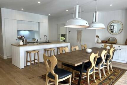 Beachside Bliss with a Stunning Pool & Outdoor Entertaining - Sorrento, Australia