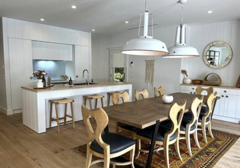 Beachside Bliss with a Stunning Pool & Outdoor Entertaining - Sorrento, Australia