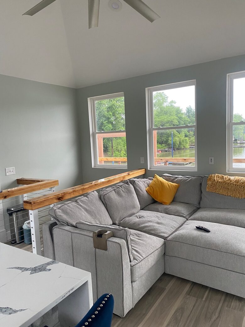 Elevated Tranquility | A Floating Escape on the Allegheny - Blawnox, Pennsylvania