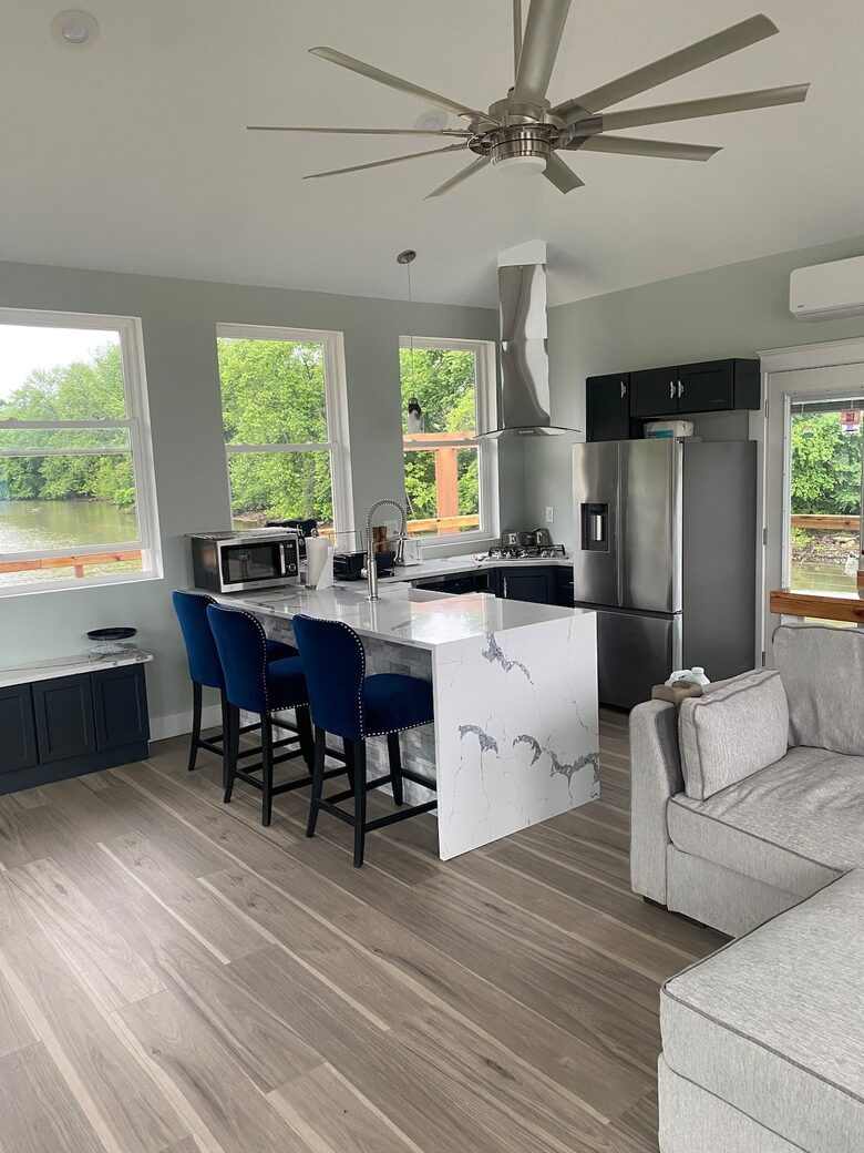 Elevated Tranquility | A Floating Escape on the Allegheny - Blawnox, Pennsylvania