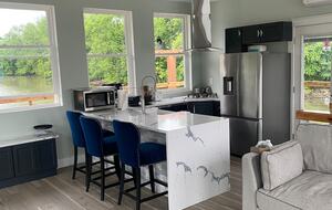 Elevated Tranquility | A Floating Escape on the Allegheny - Blawnox, Pennsylvania