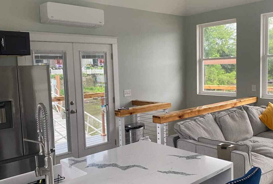 Elevated Tranquility | A Floating Escape on the Allegheny - Blawnox, Pennsylvania