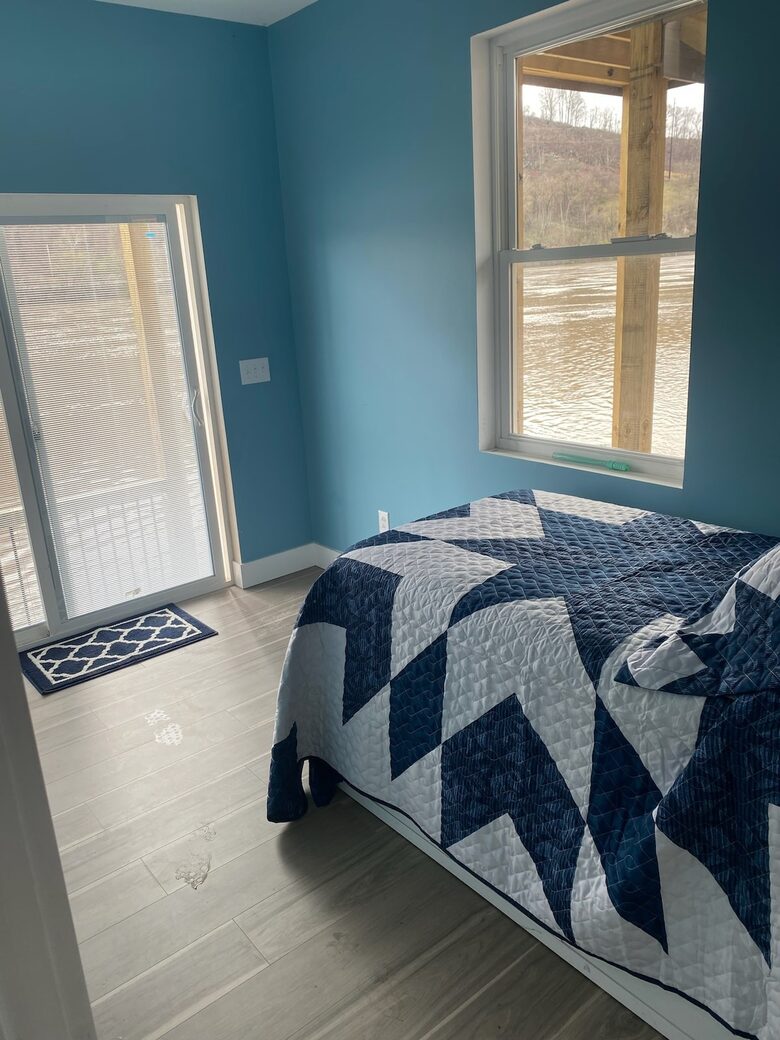 Elevated Tranquility | A Floating Escape on the Allegheny - Blawnox, Pennsylvania