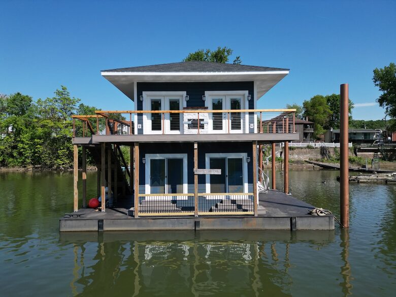 Elevated Tranquility | A Floating Escape on the Allegheny - Blawnox, Pennsylvania