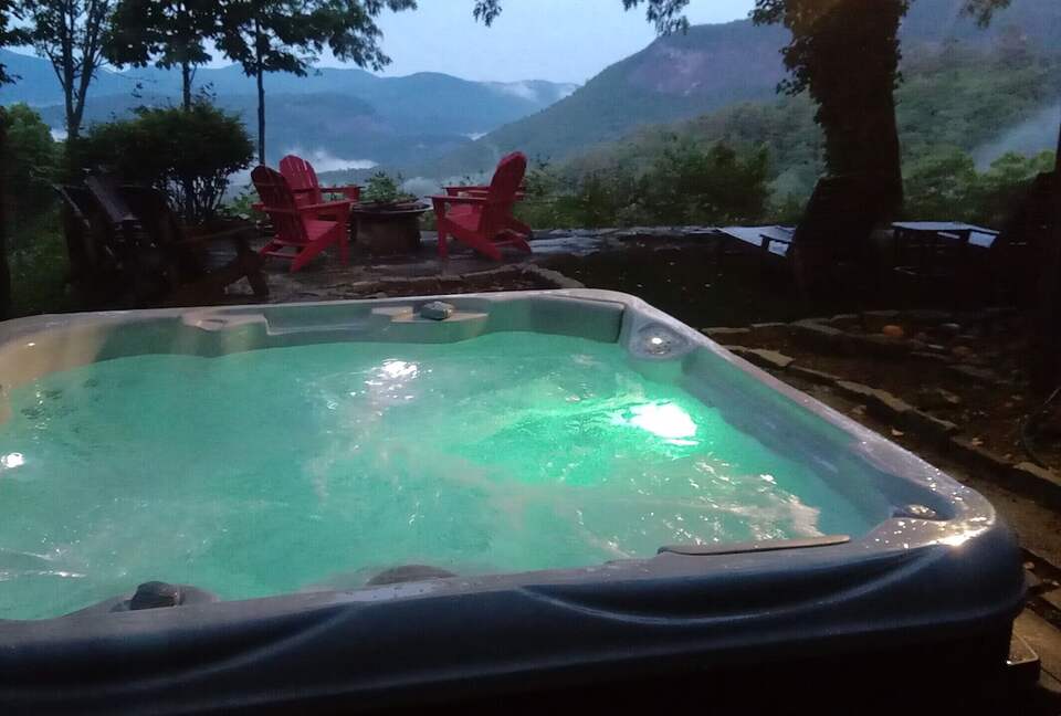 Timeless Elegance Meets Nature in the Heart of the Blue Ridge - Highlands, North Carolina