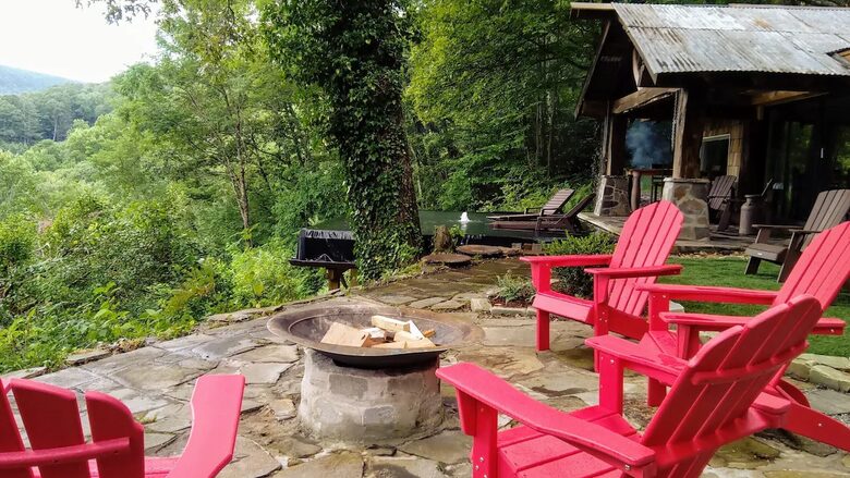 Timeless Elegance Meets Nature in the Heart of the Blue Ridge - Highlands, North Carolina