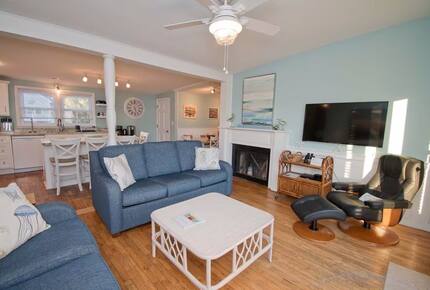 Oceanview Retreat with Private Pool & Tiki Bar - Emerald Isle, North Carolina