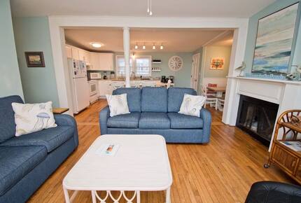 Oceanview Retreat with Private Pool & Tiki Bar - Emerald Isle, North Carolina