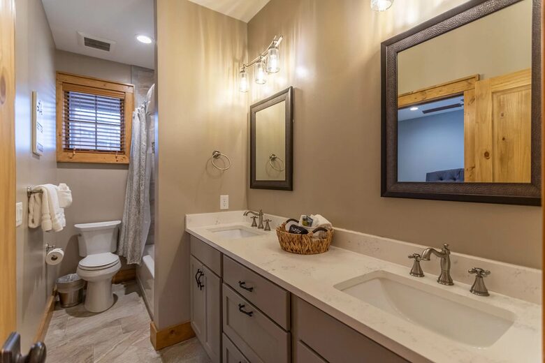 Modern Mountain Elegance in Eagles Nest - Banner Elk, North Carolina