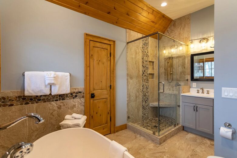 Modern Mountain Elegance in Eagles Nest - Banner Elk, North Carolina