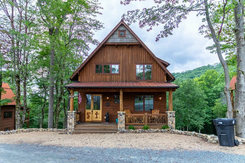 Modern Mountain Elegance in Eagles Nest - Banner Elk, North Carolina