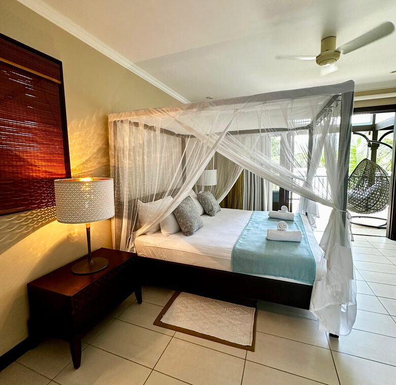 Beach House in Paradise garden - Eden Island, Victoria, Seychelles