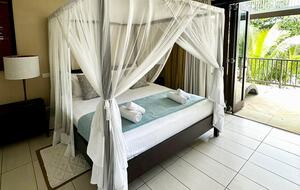 Beach House in Paradise garden - Eden Island, Victoria, Seychelles