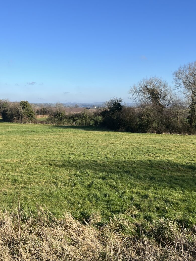 Charming Welsh Barn Retreat with Countryside Views - Llanddewi Rhydderch, United Kingdom