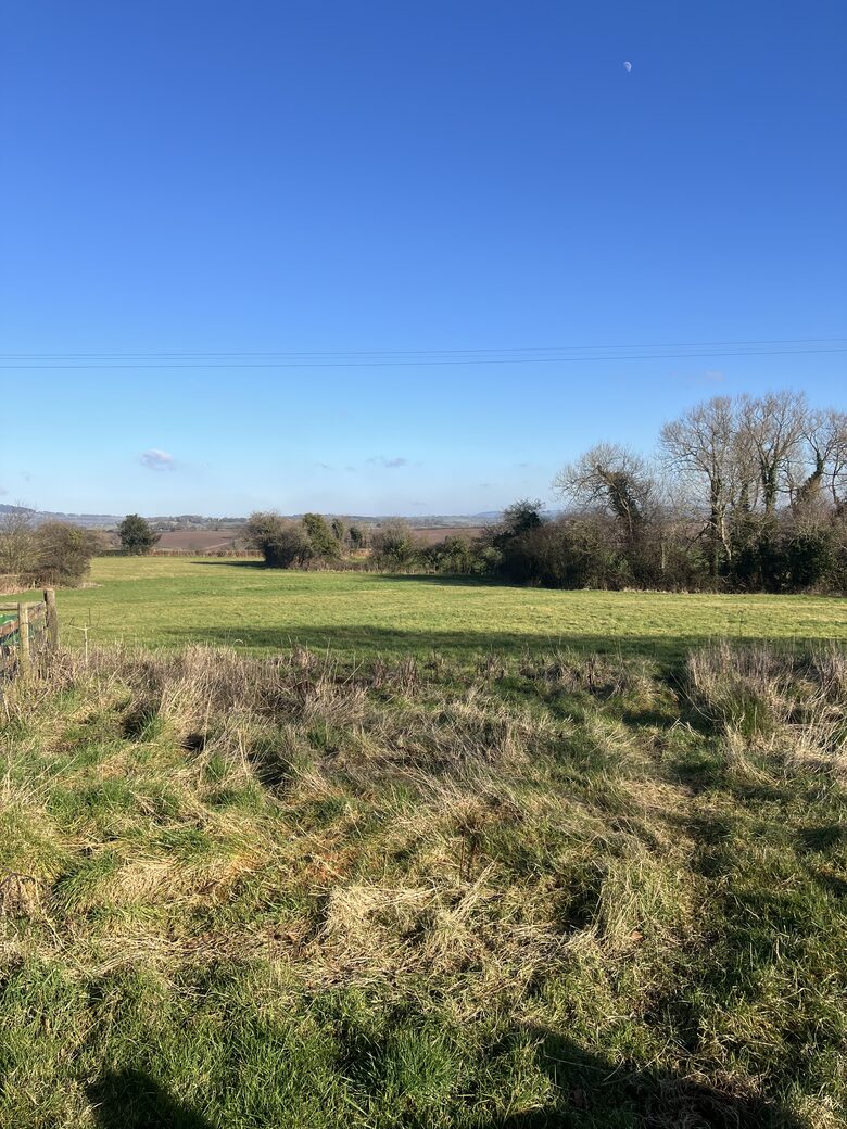 Charming Welsh Barn Retreat with Countryside Views - Llanddewi Rhydderch, United Kingdom