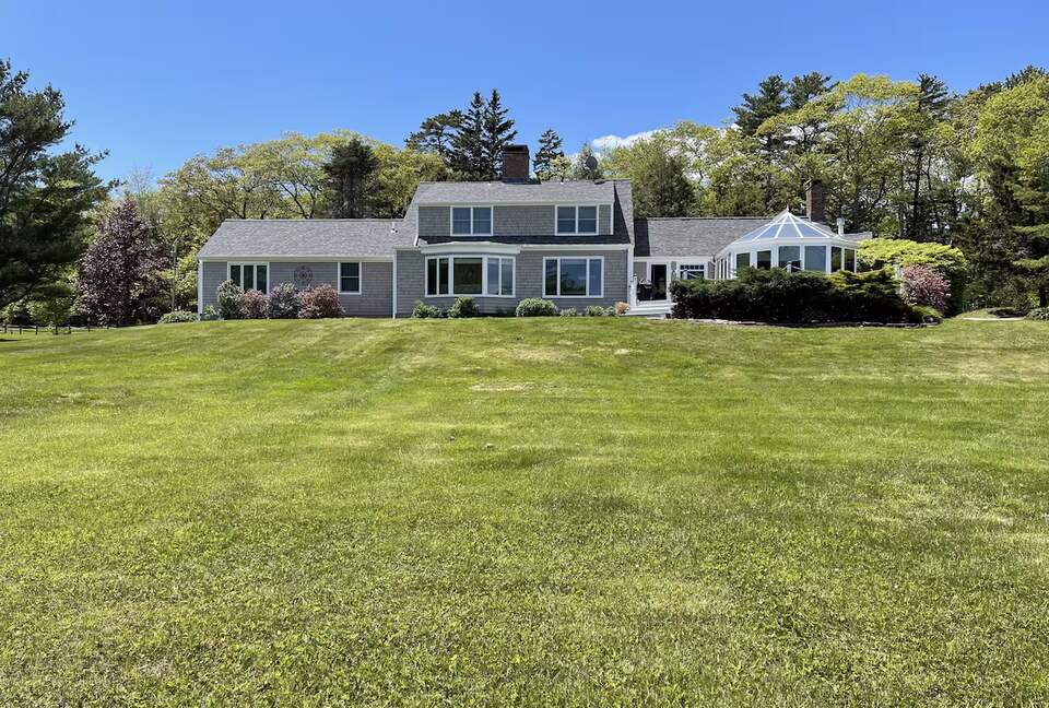 Elegant Coastal Retreat Overlooking Pemaquid River - Pemaquid, Maine
