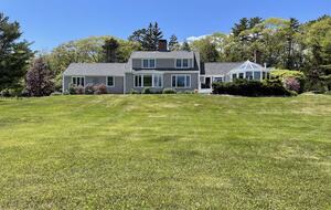 Elegant Coastal Retreat Overlooking Pemaquid River - Pemaquid, Maine