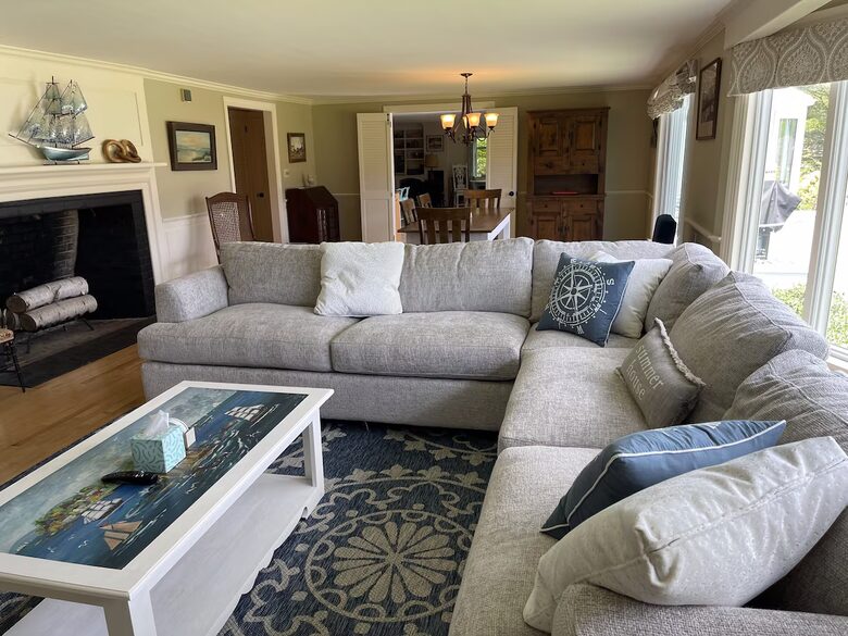 Elegant Coastal Retreat Overlooking Pemaquid River - Pemaquid, Maine