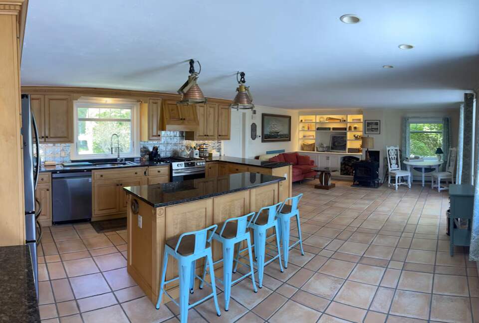 Elegant Coastal Retreat Overlooking Pemaquid River - Pemaquid, Maine
