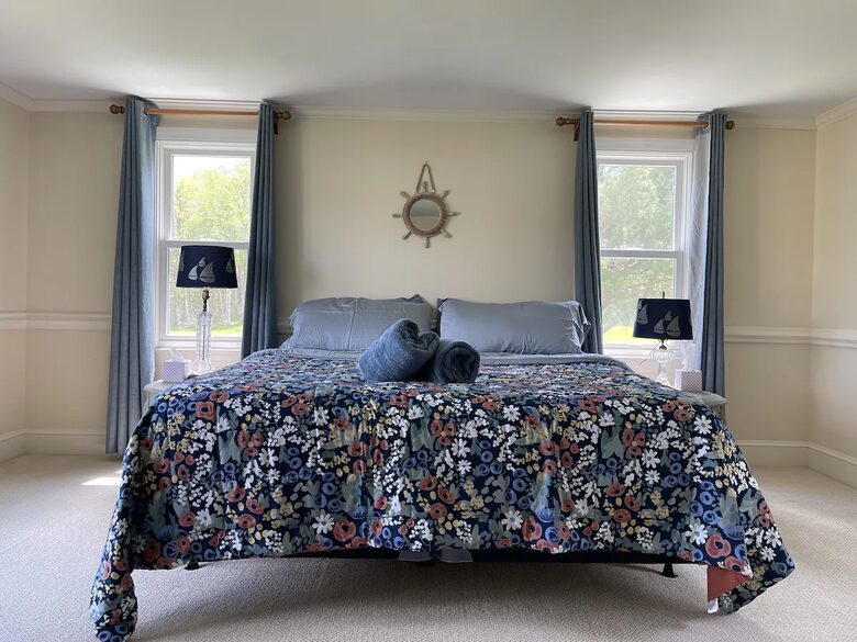 Elegant Coastal Retreat Overlooking Pemaquid River - Pemaquid, Maine