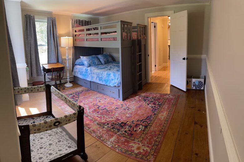 Elegant Coastal Retreat Overlooking Pemaquid River - Pemaquid, Maine