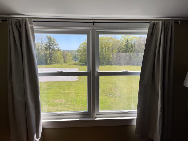 Elegant Coastal Retreat Overlooking Pemaquid River - Pemaquid, Maine