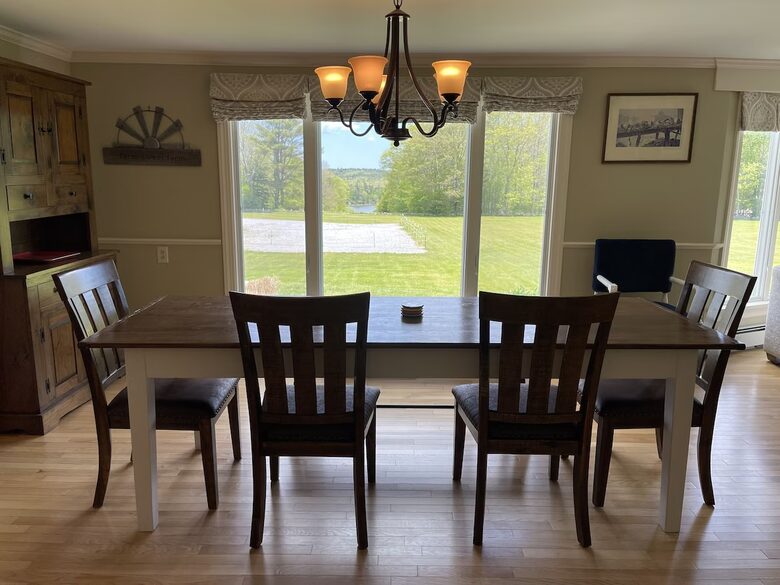 Elegant Coastal Retreat Overlooking Pemaquid River - Pemaquid, Maine