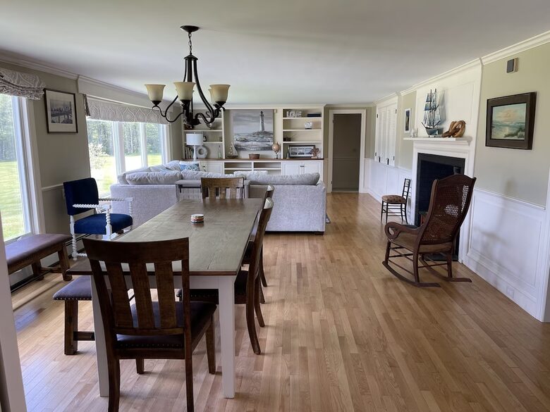 Elegant Coastal Retreat Overlooking Pemaquid River - Pemaquid, Maine