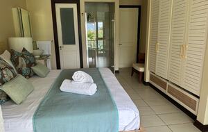 Beach House in Paradise garden - Eden Island, Victoria, Seychelles