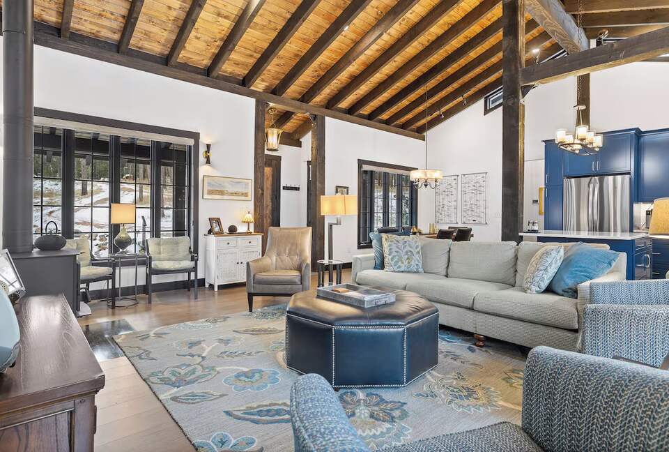A Luxurious Retreat Between Iconic National Parks | Near Mt Rushmore! - Keystone, South Dakota