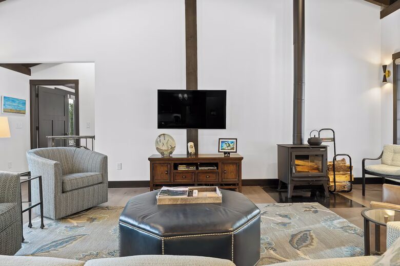 A Luxurious Retreat Between Iconic National Parks | Near Mt Rushmore! - Keystone, South Dakota