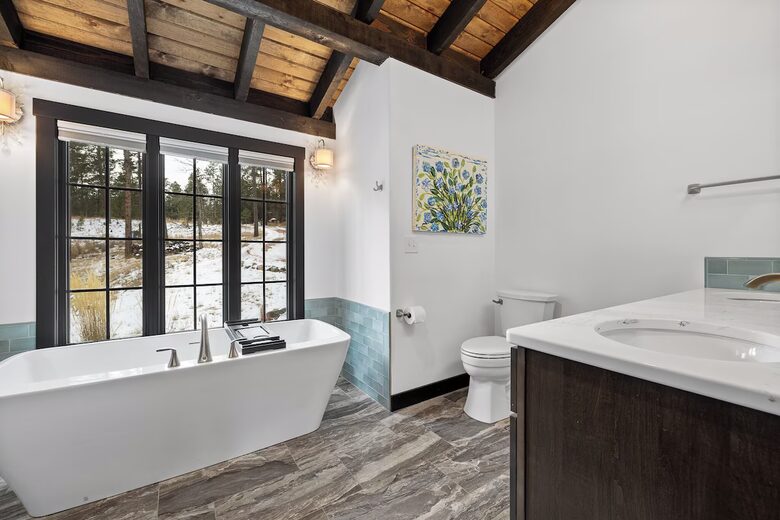 A Luxurious Retreat Between Iconic National Parks | Near Mt Rushmore! - Keystone, South Dakota