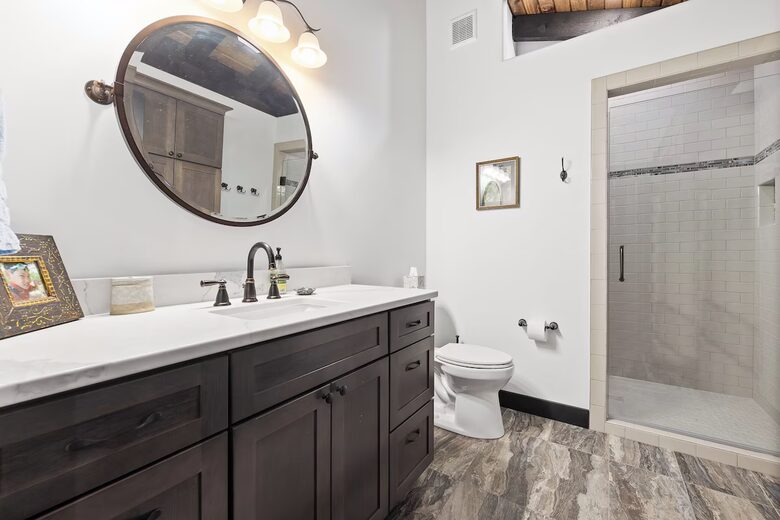 A Luxurious Retreat Between Iconic National Parks | Near Mt Rushmore! - Keystone, South Dakota