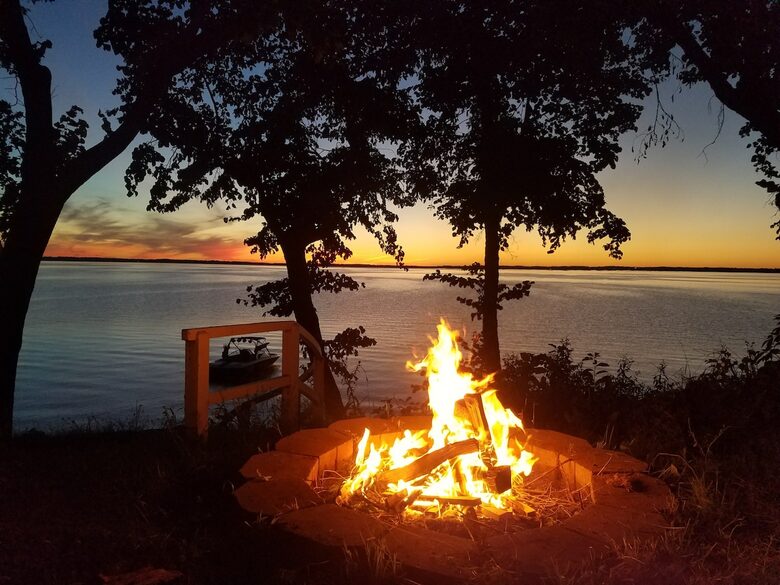 120 Feet of Private Shoreline & Modern Comfort - Battle Lake, Minnesota