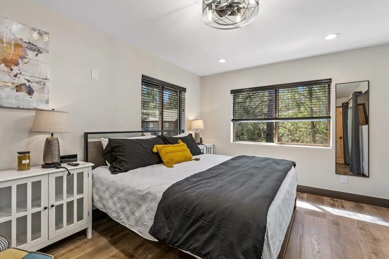 Stylish Pines Getaway with Hot Tub & Game Room - Flagstaff, Arizona