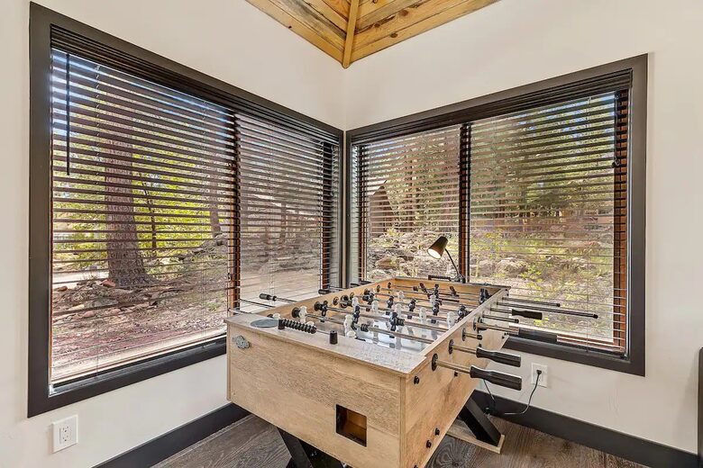Stylish Pines Getaway with Hot Tub & Game Room - Flagstaff, Arizona