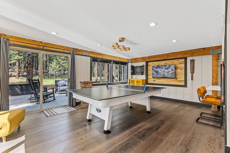 Stylish Pines Getaway with Hot Tub & Game Room - Flagstaff, Arizona