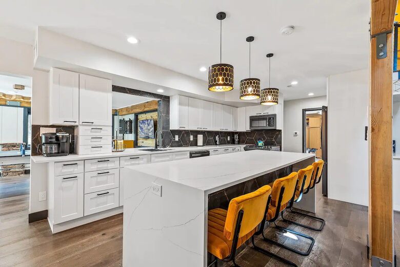 Stylish Pines Getaway with Hot Tub & Game Room - Flagstaff, Arizona