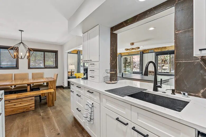 Stylish Pines Getaway with Hot Tub & Game Room - Flagstaff, Arizona