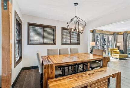 Stylish Pines Getaway with Hot Tub & Game Room - Flagstaff, Arizona