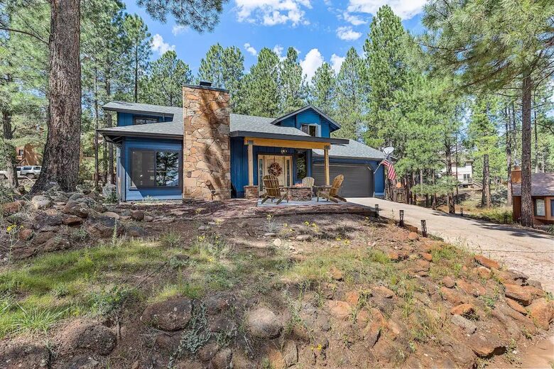 Stylish Pines Getaway with Hot Tub & Game Room - Flagstaff, Arizona