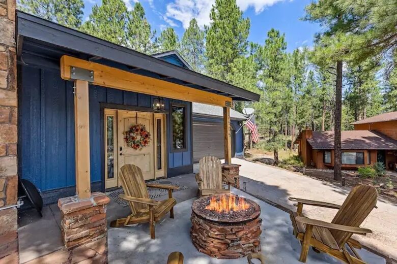 Stylish Pines Getaway with Hot Tub & Game Room - Flagstaff, Arizona