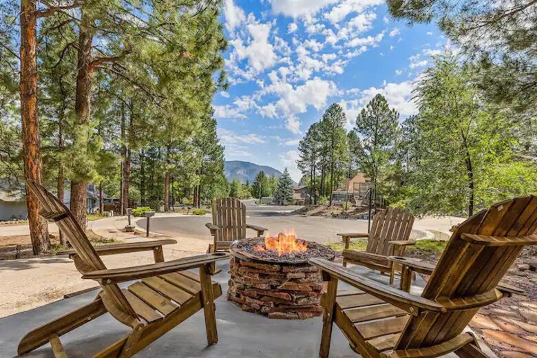 Stylish Pines Getaway with Hot Tub & Game Room - Flagstaff, Arizona